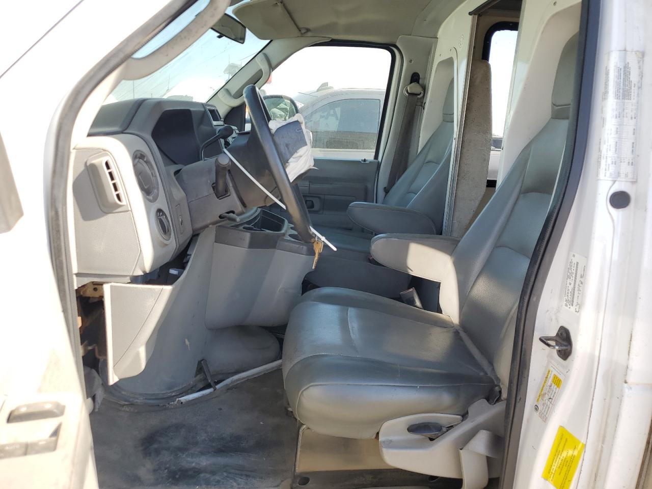 2013 Ford Econoline E350 Super Duty Cutaway Van VIN: 1FDWE3FL4DDB15547 Lot: 74142314