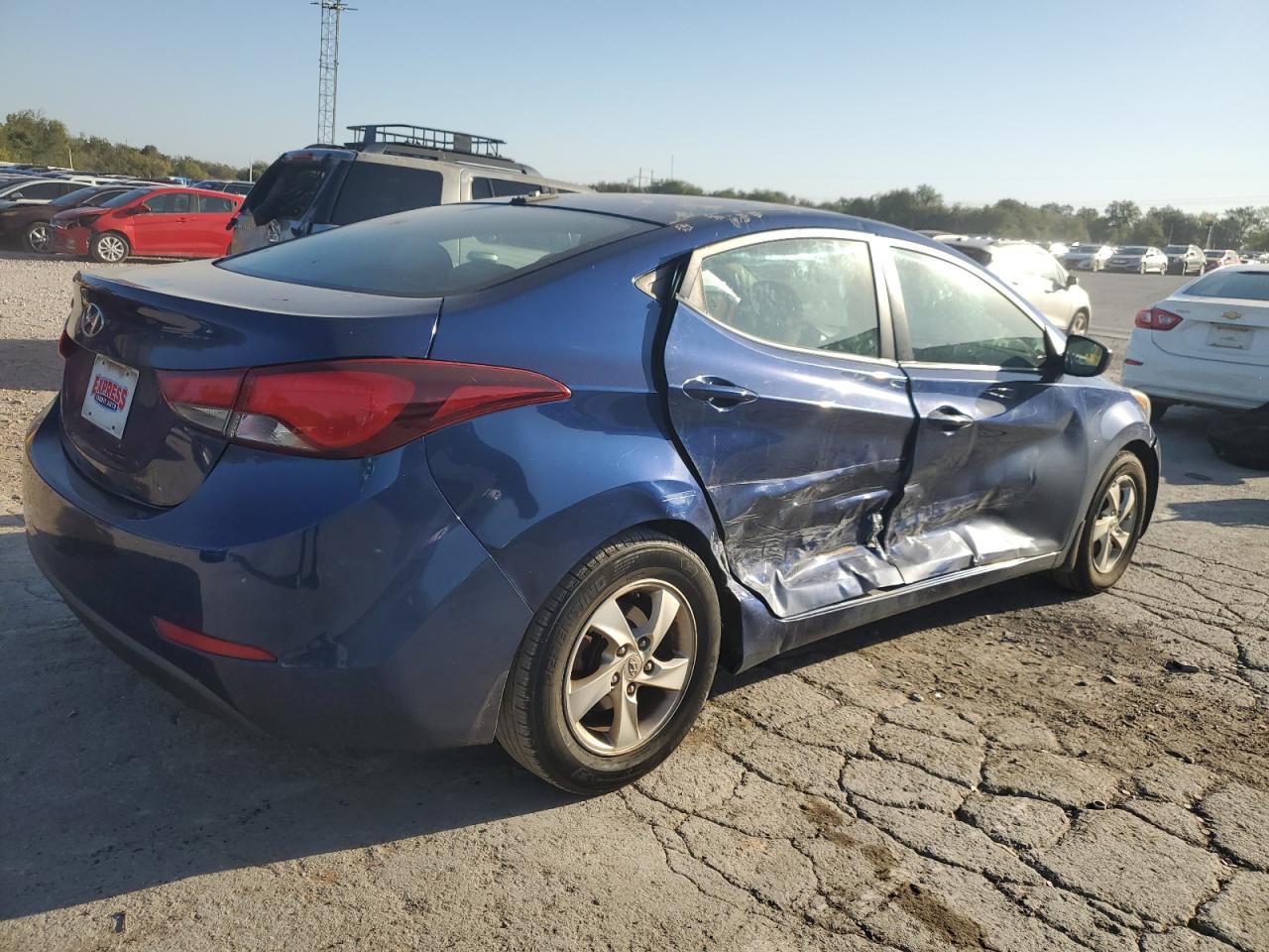 2015 Hyundai Elantra - Image 3