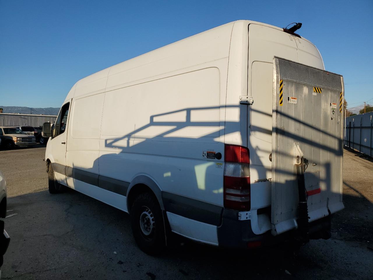 VIN WD3PE8CD5HP543080 2017 MERCEDES-BENZ SPRINTER no.2