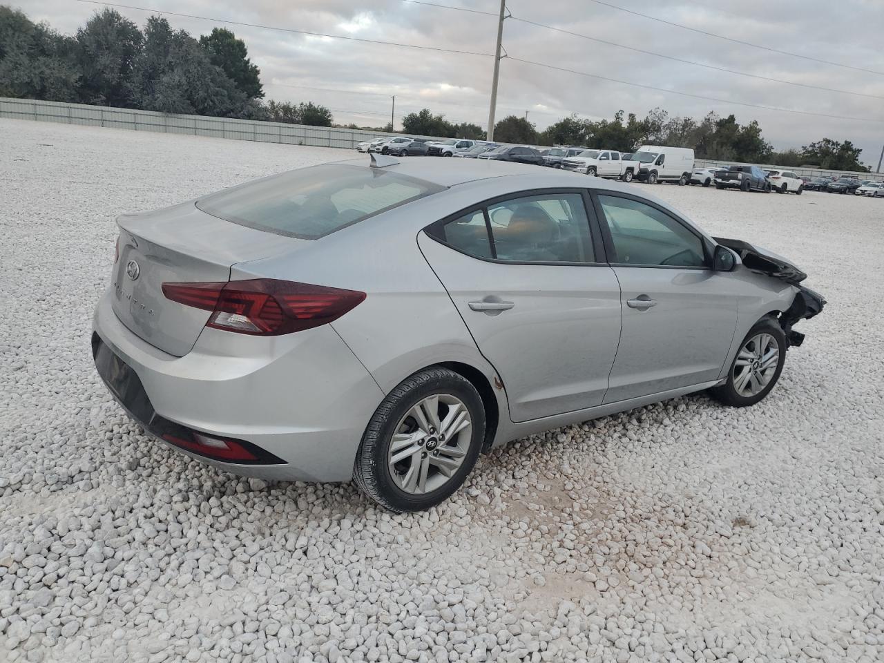 2020 Hyundai Elantra - Image 3