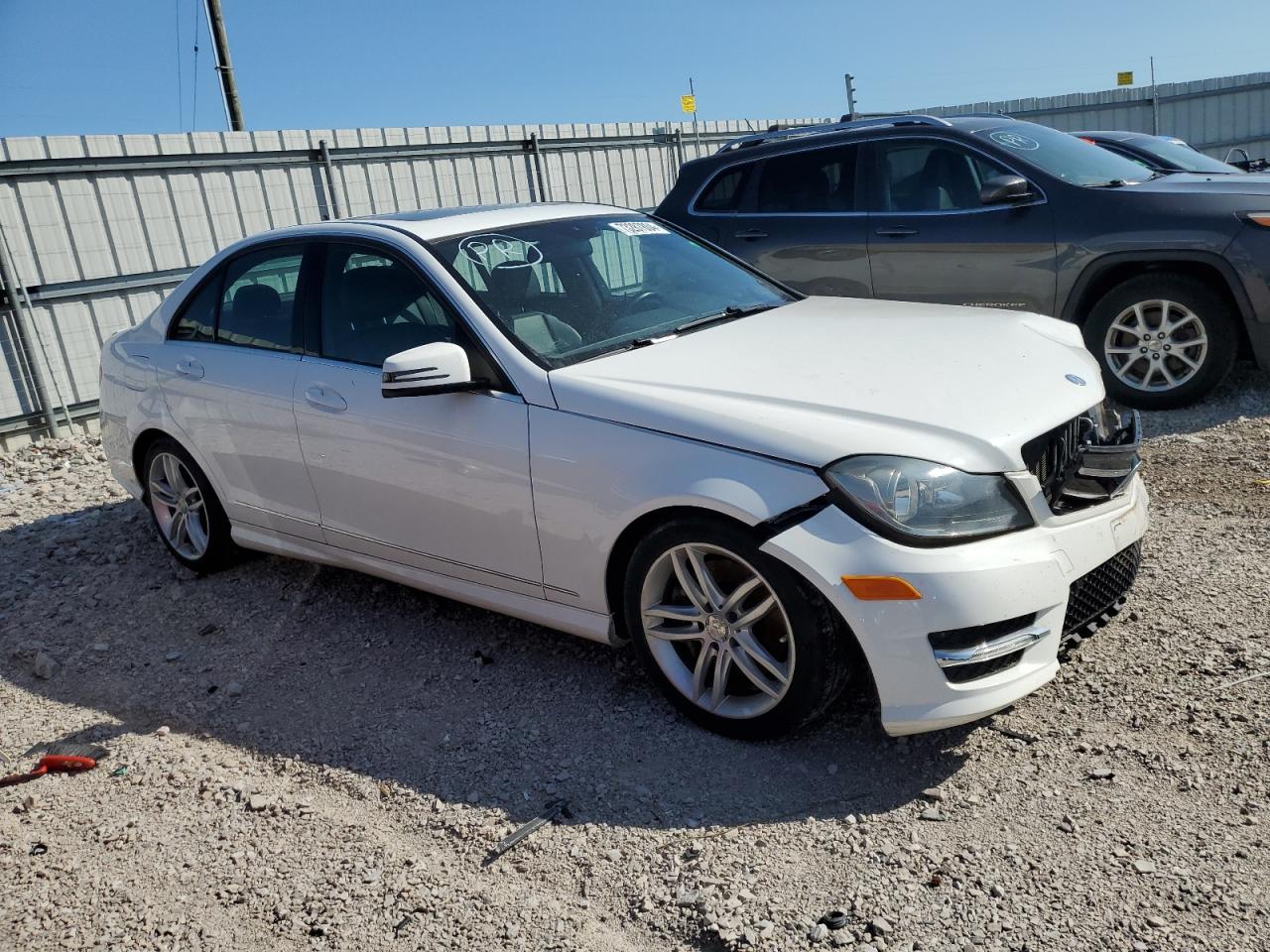 VIN WDDGF8AB2ER314298 2014 MERCEDES-BENZ C-CLASS no.4