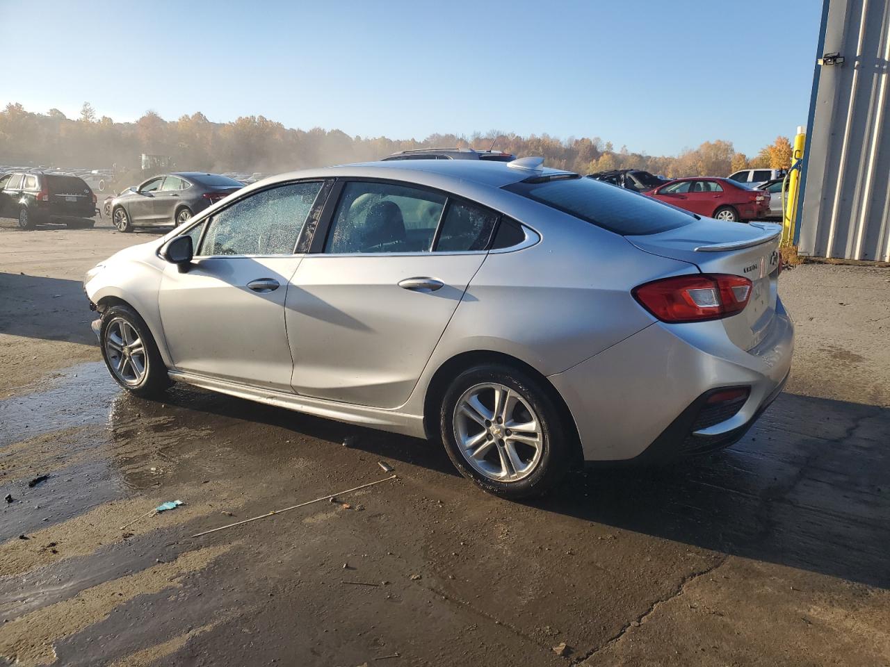 2018 Chevrolet Cruze - Image 2