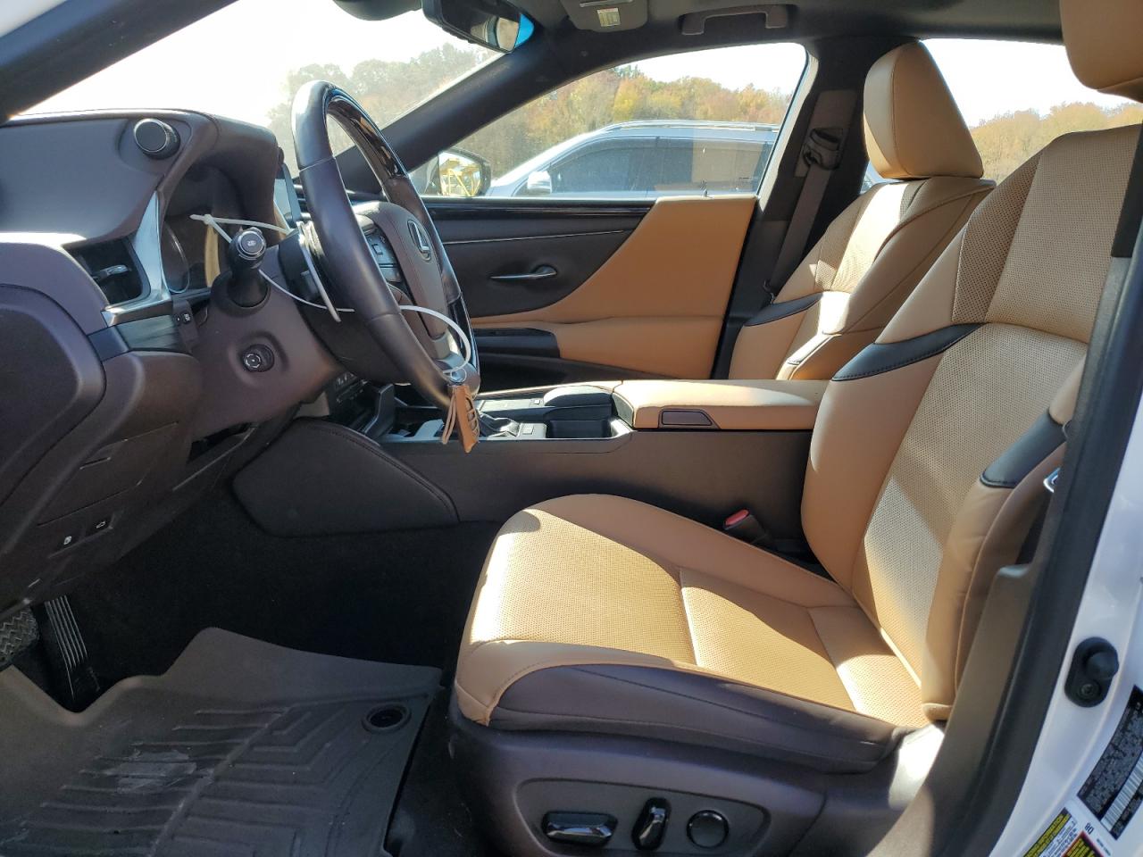 2021 Lexus ES - Image 7