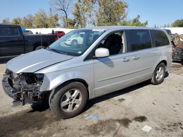 Минивэны DODGE CARAVAN 2012 Серебристый