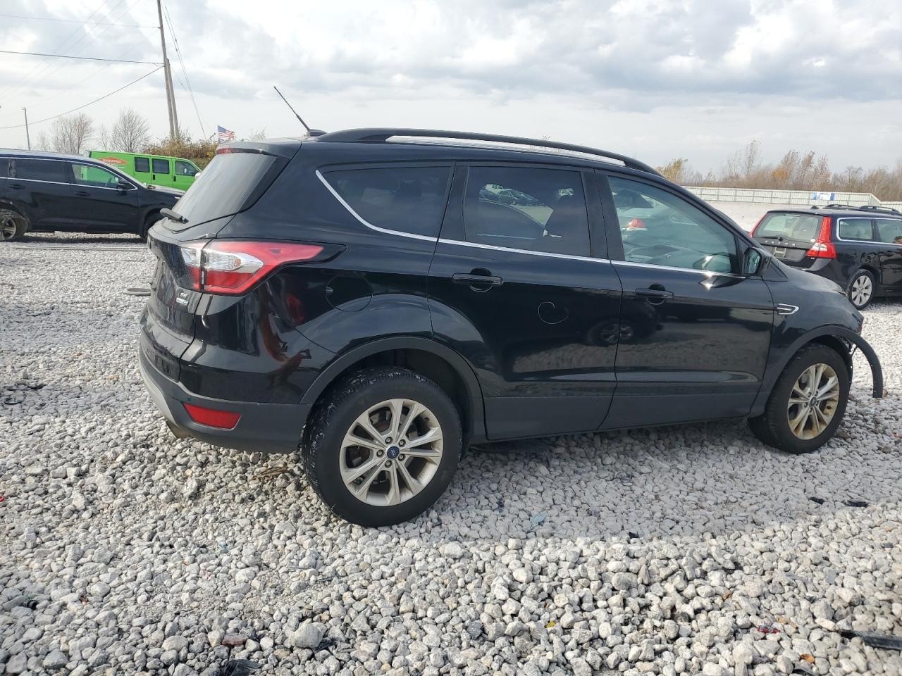 VIN 1FMCU9GD8JUD07307 2018 FORD ESCAPE no.3