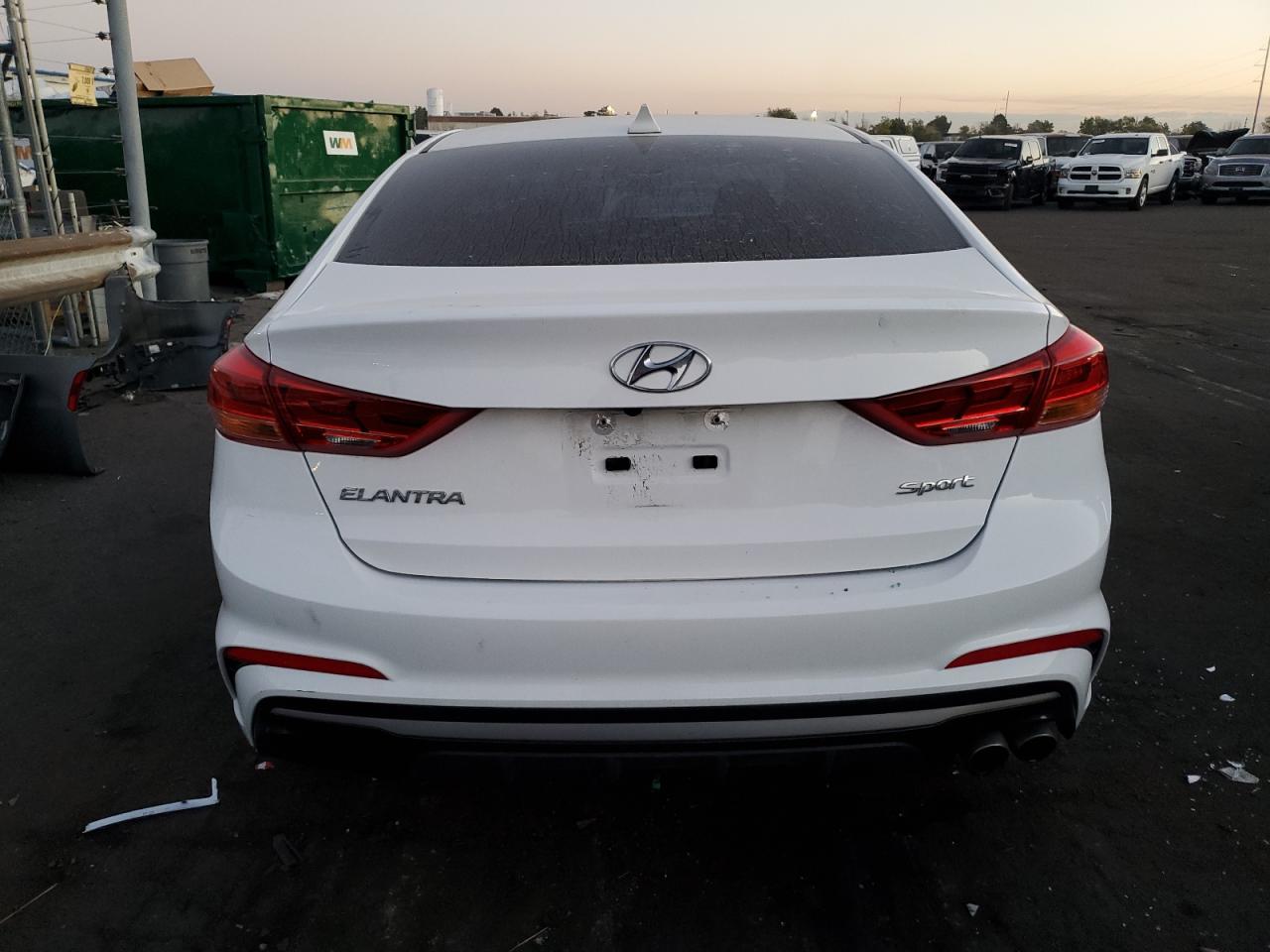 2018 Hyundai Elantra - Image 6