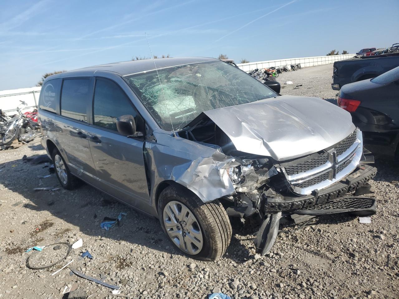 2019 Dodge Caravan - Image 4