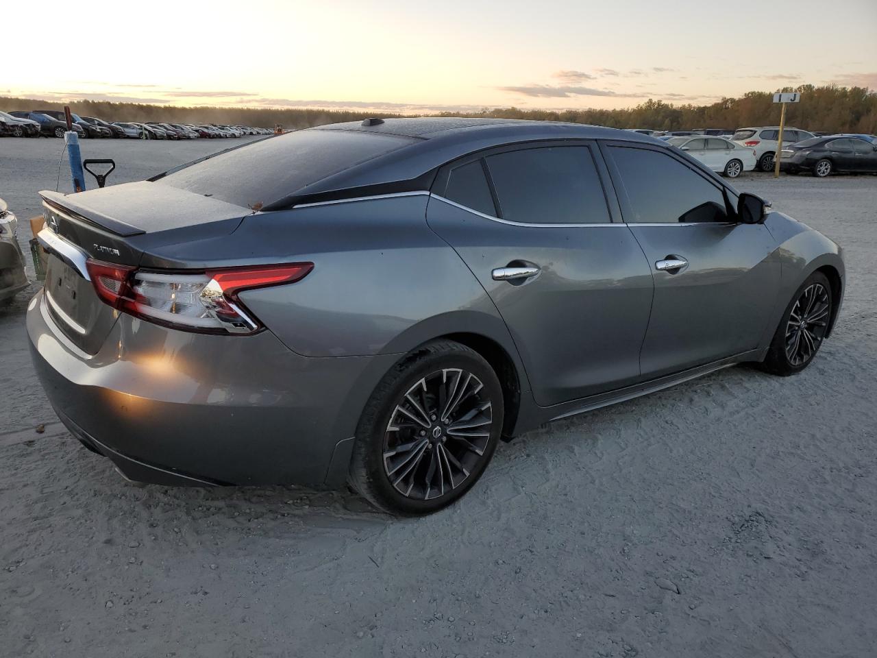 2016 Nissan Maxima - Image 3