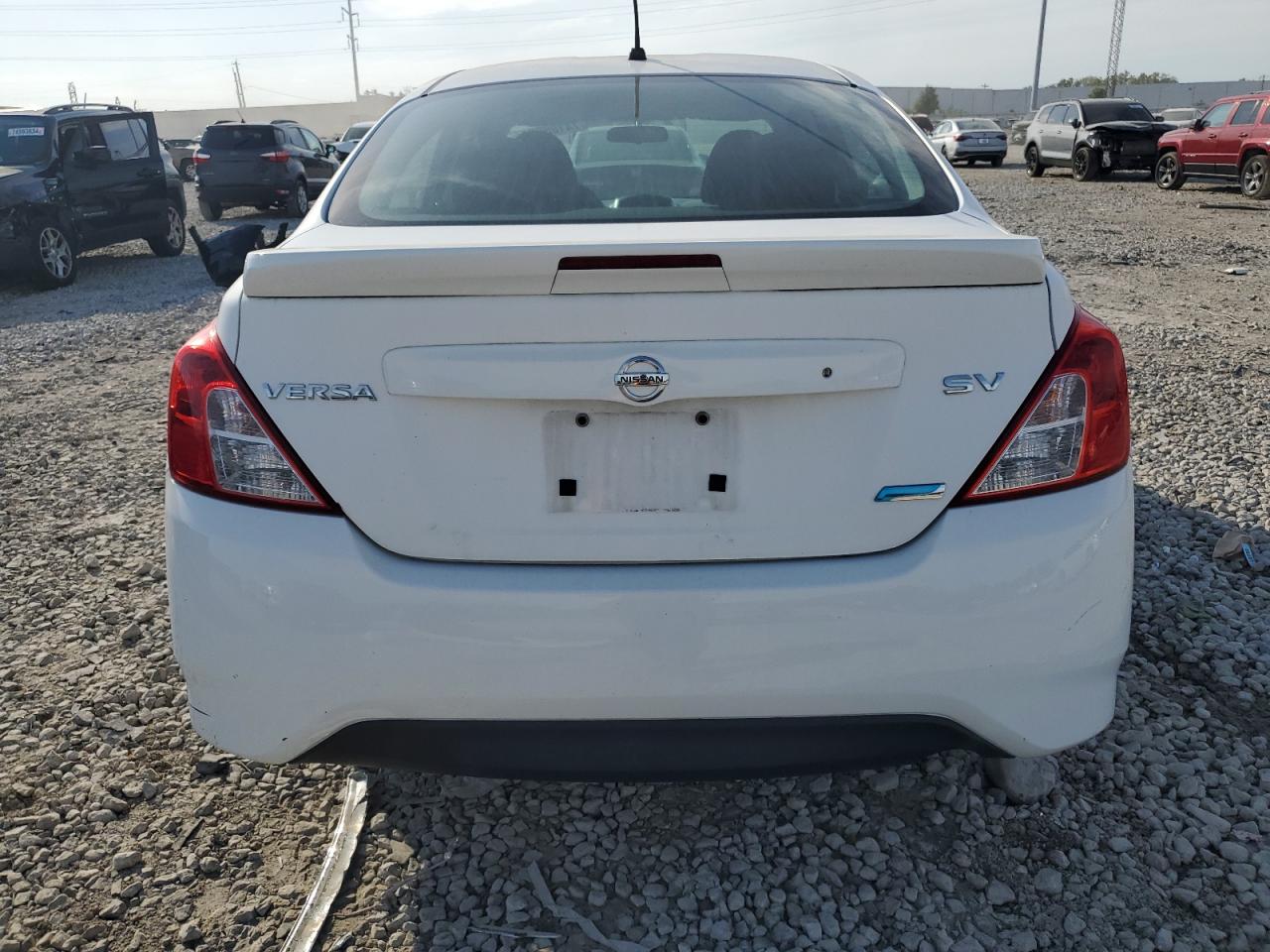 2016 Nissan Versa S VIN: 3N1CN7AP1GL820333 Lot: 74188554