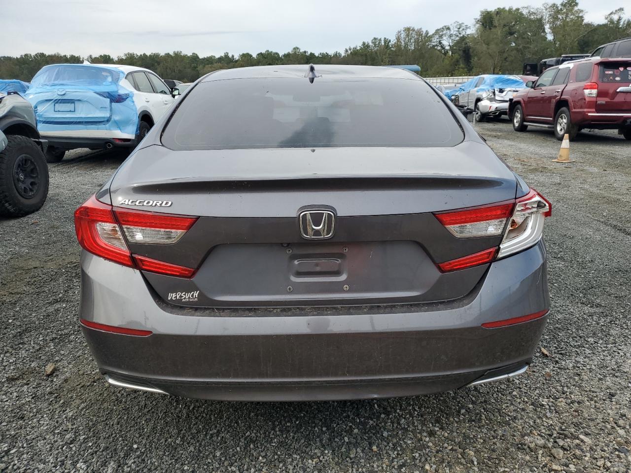 1HGCV1F40JA060307 2018 Honda Accord Ex