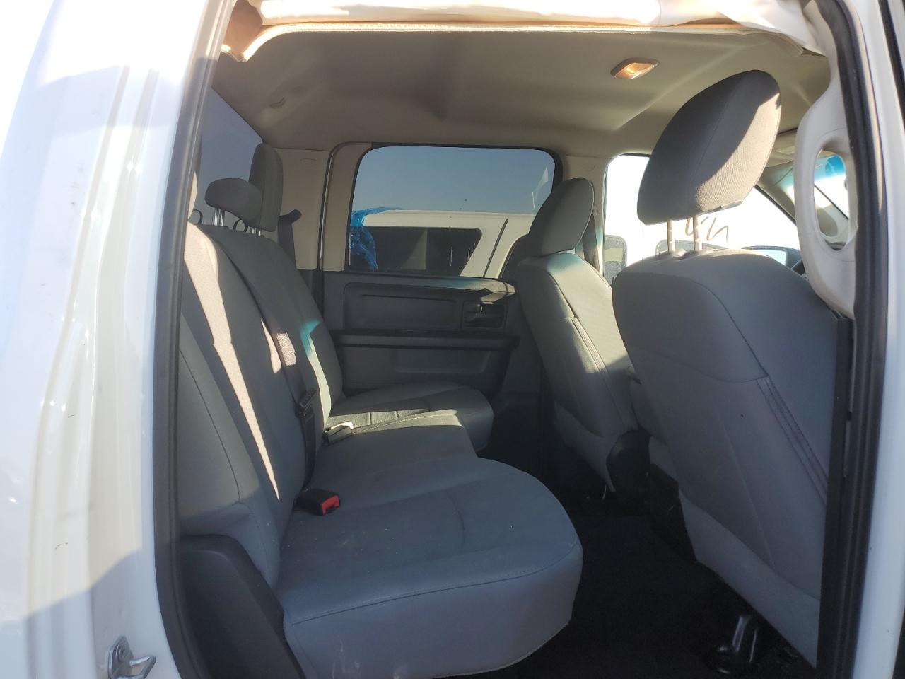2016 RAM 2500 - Image 10