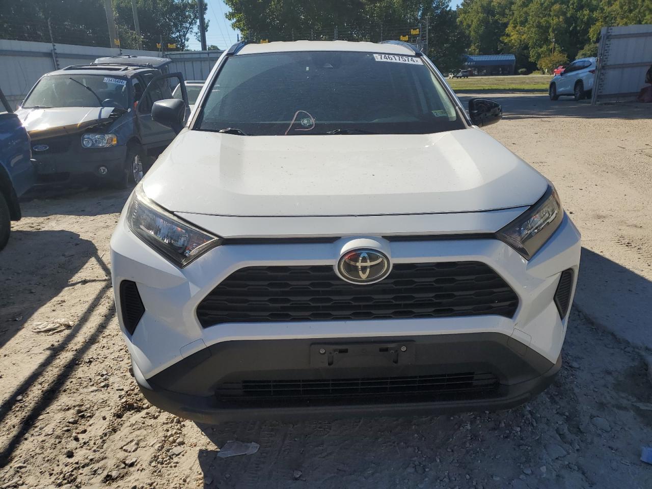 JTMH1RFV0KJ007924 2019 Toyota Rav4 Le