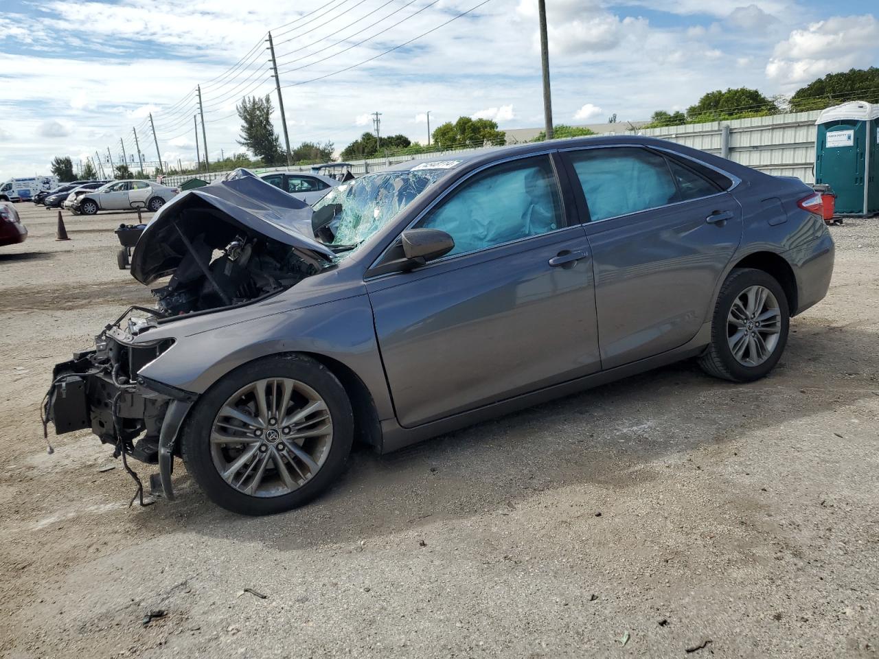 4T1BF1FK4GU183021 2016 TOYOTA CAMRY - Image 1