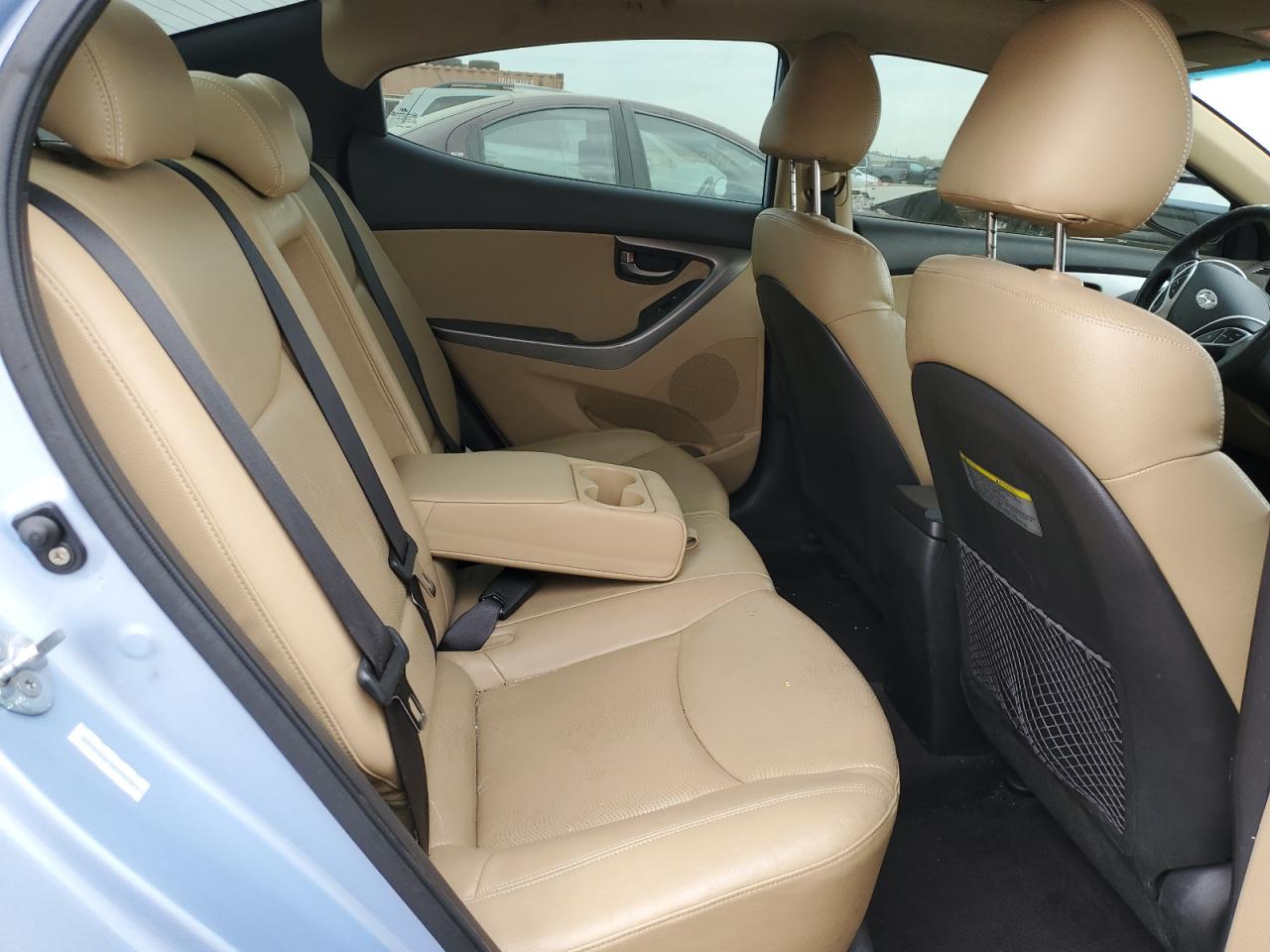 2011 Hyundai Elantra - Image 10