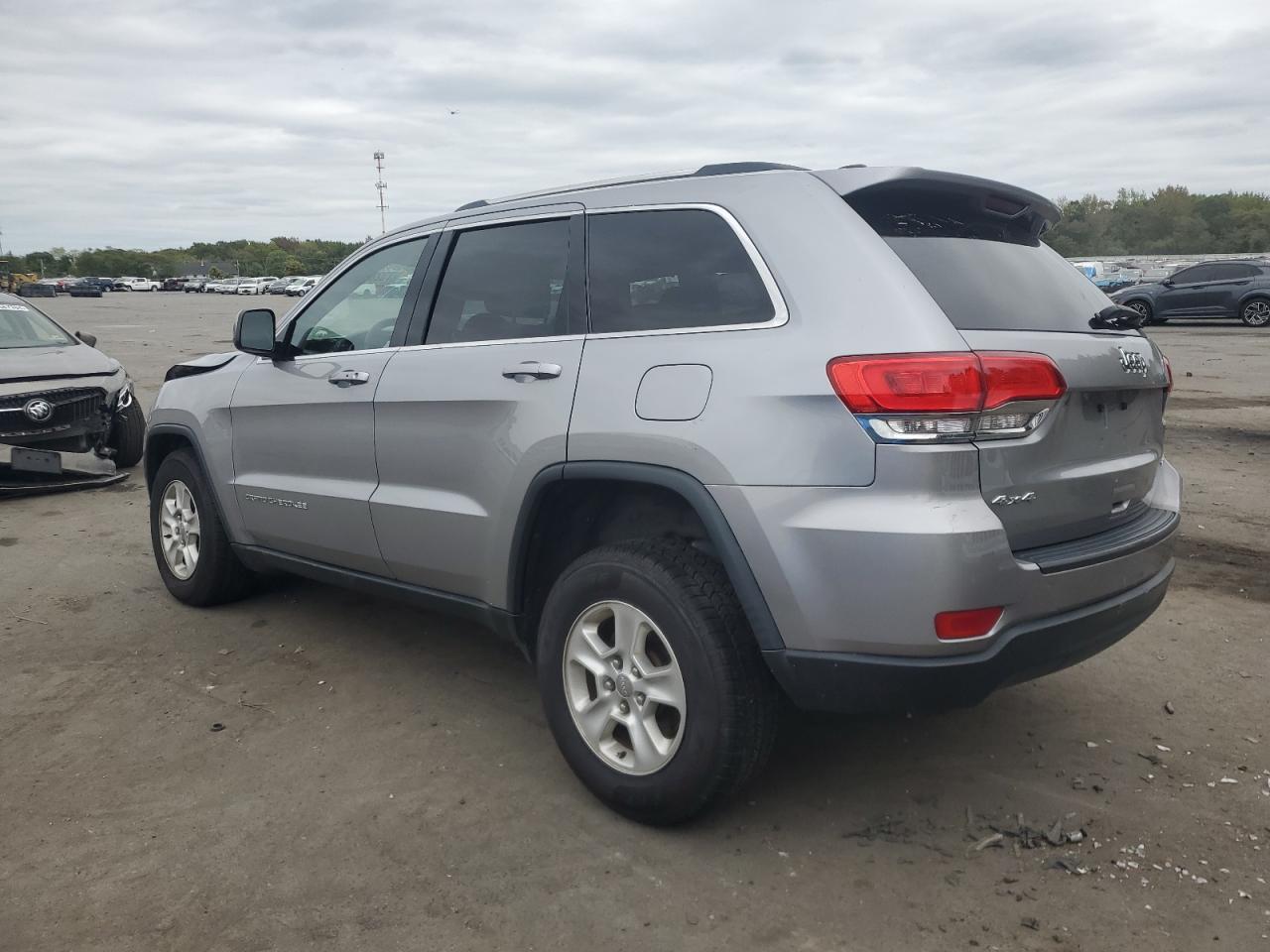 2016 Jeep Grand Cherokee - Image 2
