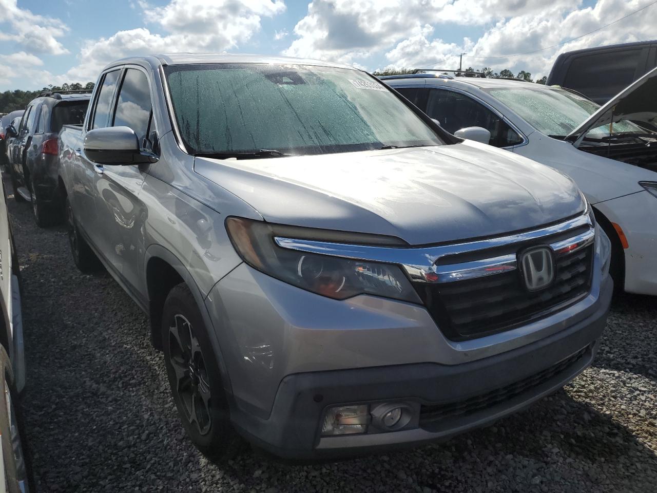 2017 Honda Ridgeline - Image 4