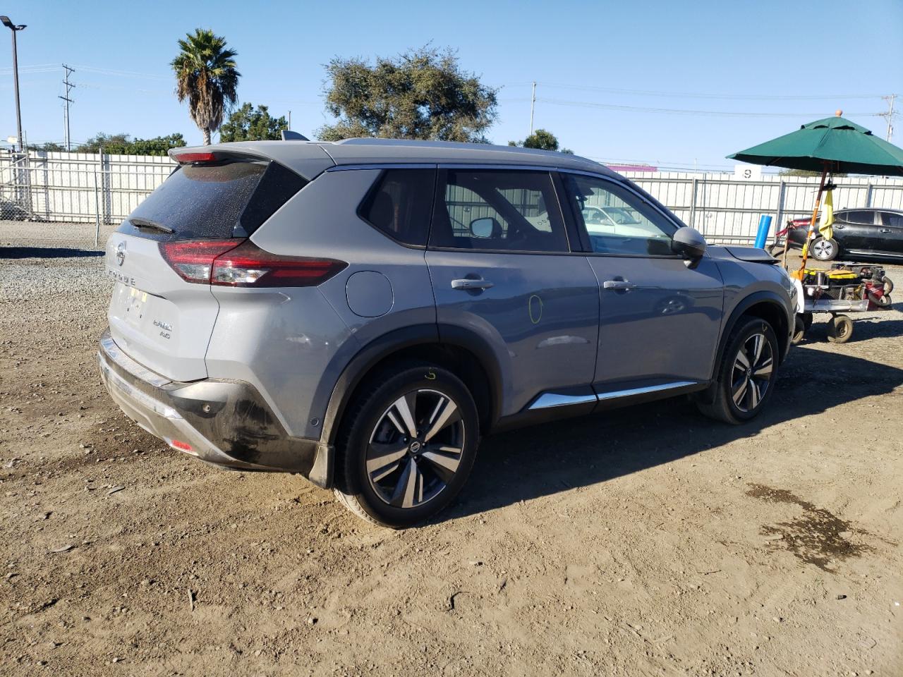 2021 Nissan Rogue - Image 3