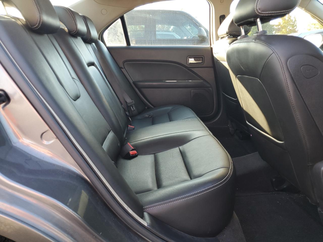 2010 Ford Fusion - Image 10