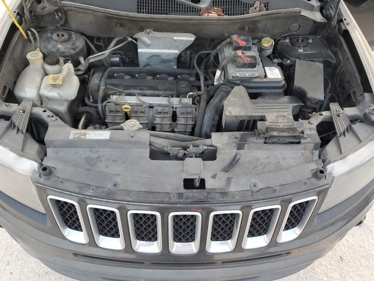 2014 Jeep Compass - Image 12