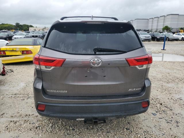  TOYOTA HIGHLANDER 2018 Серый