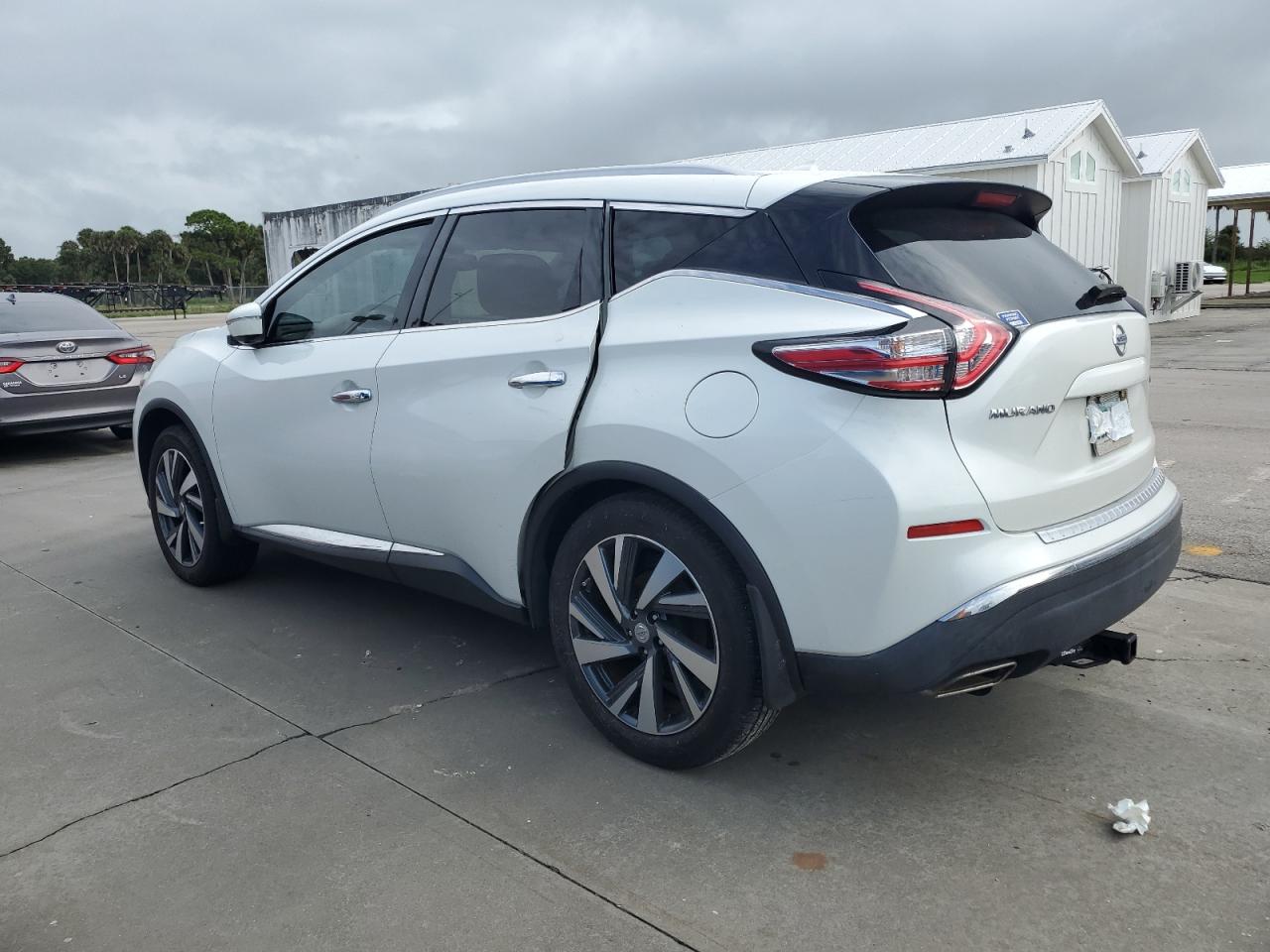 2015 Nissan Murano - Image 2