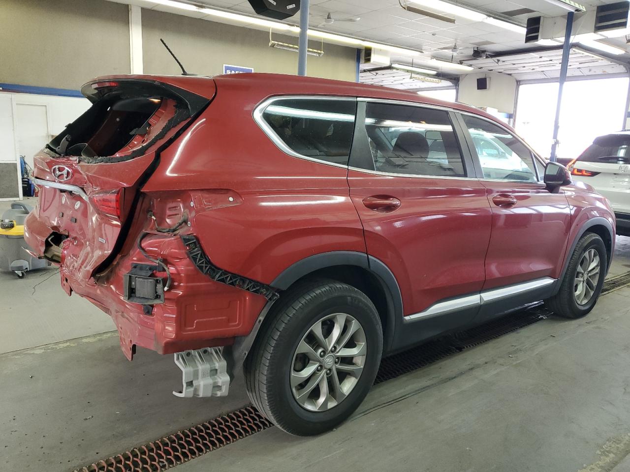 2019 Hyundai Santa Fe - Image 3