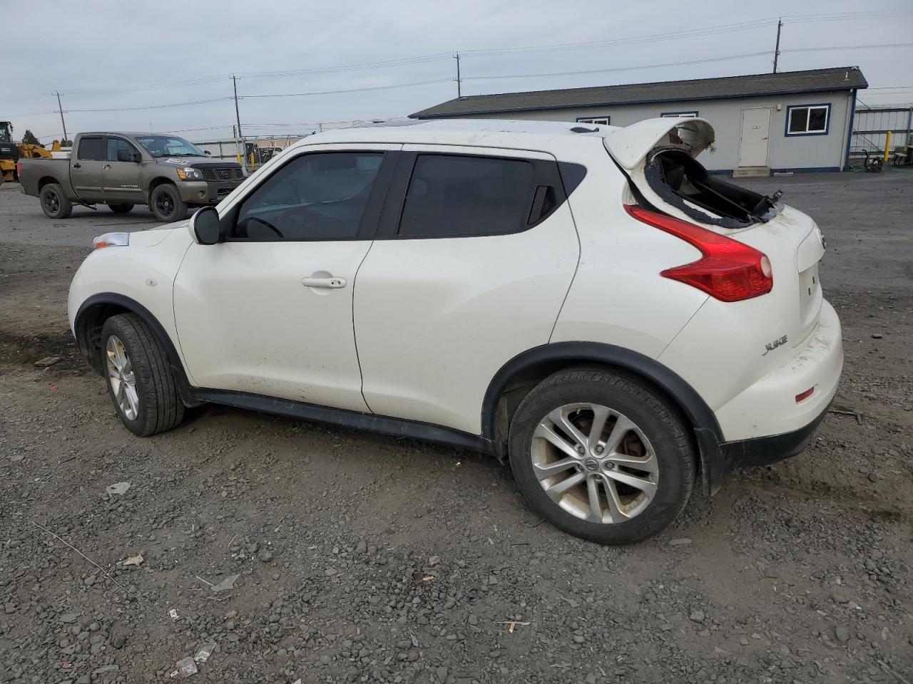 2014 Nissan Juke - Image 2