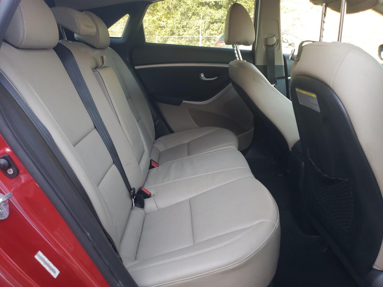 2014 Hyundai Elantra - Image 10