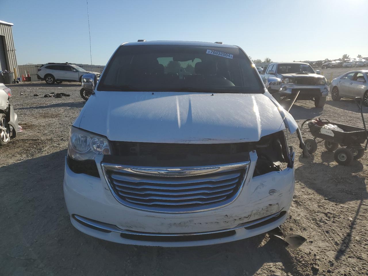 2014 Chrysler Town & Country - Image 5