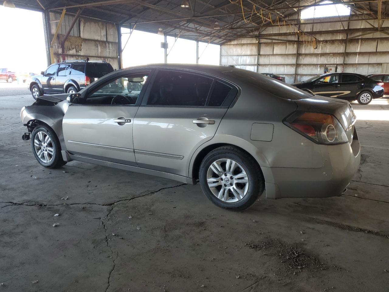 2011 Nissan Altima - Image 2