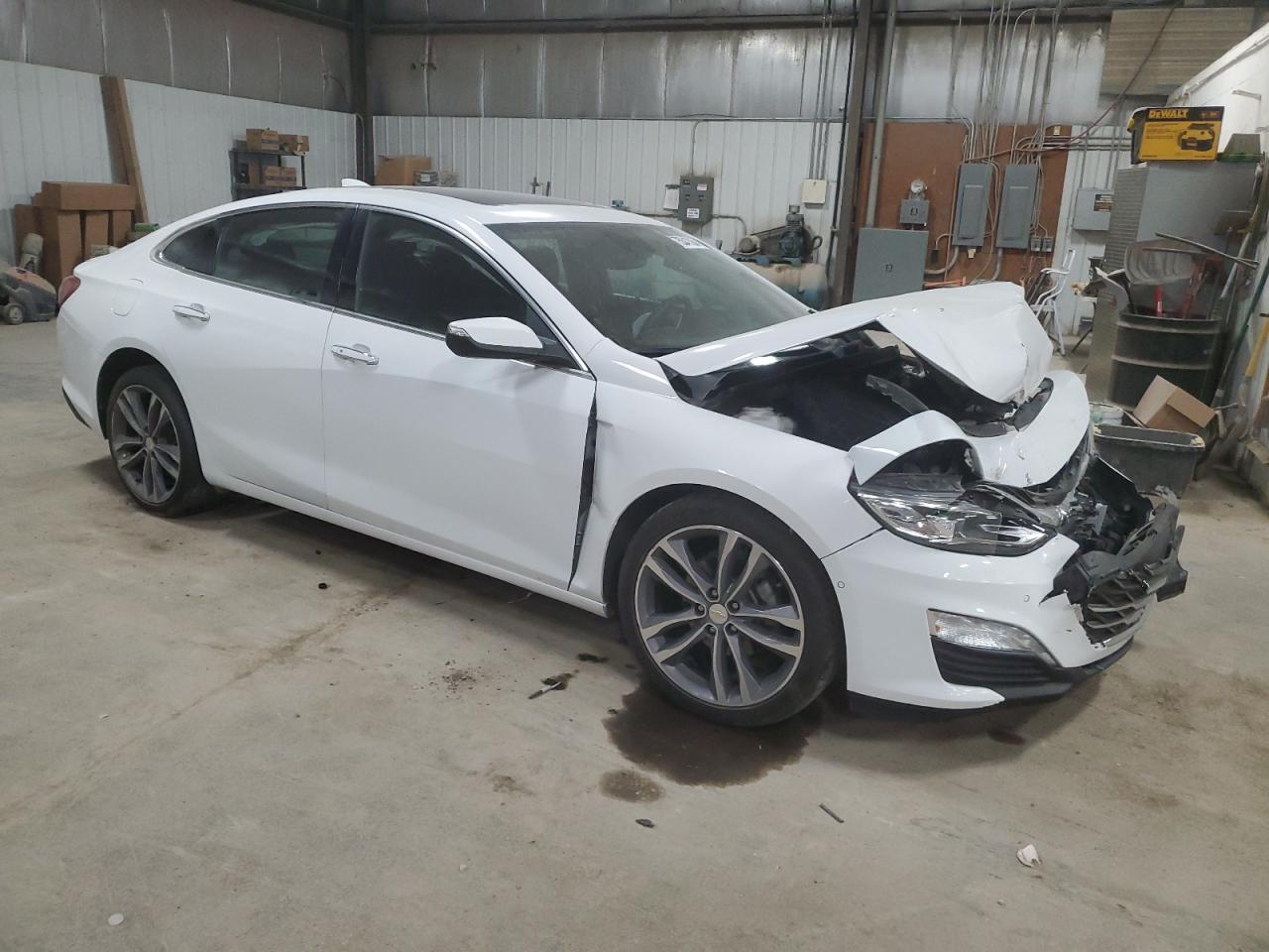 2019 Chevrolet Malibu - Image 4
