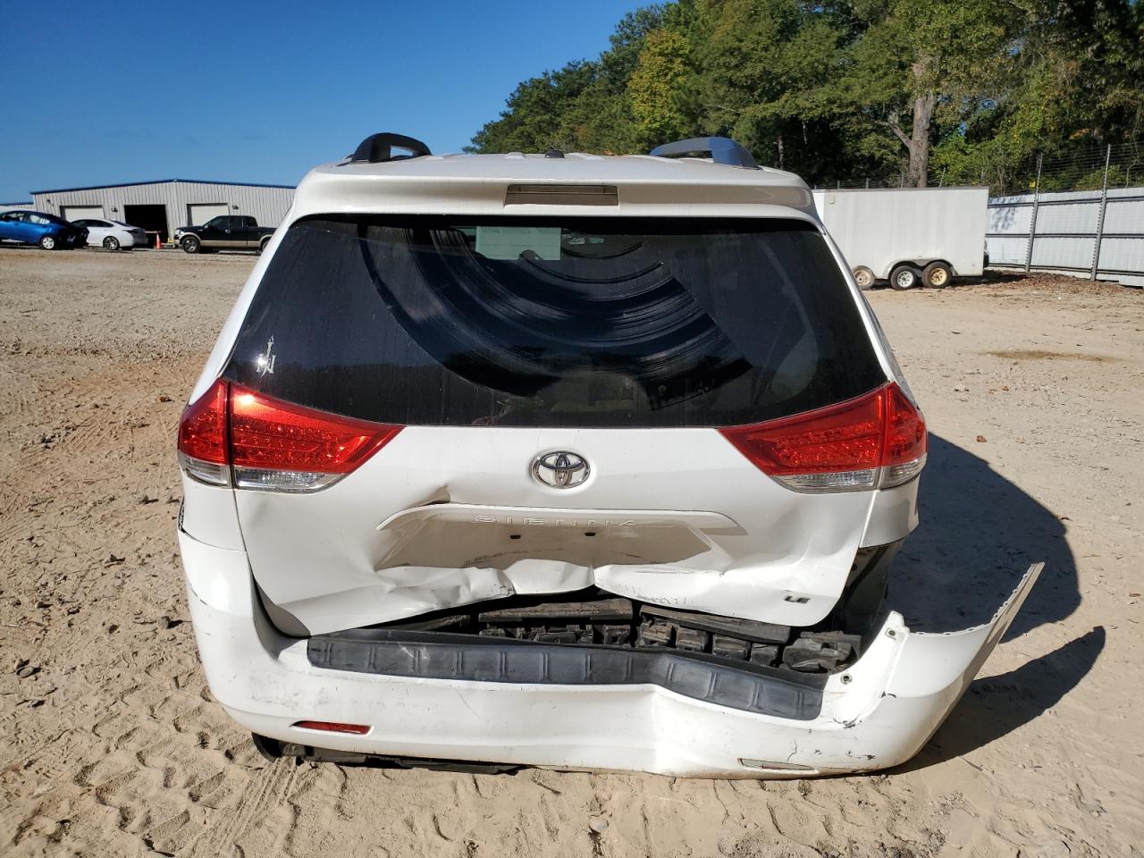 2011 Toyota Sienna Le VIN: 5TDKK3DC5BS142949 Lot: 75549634