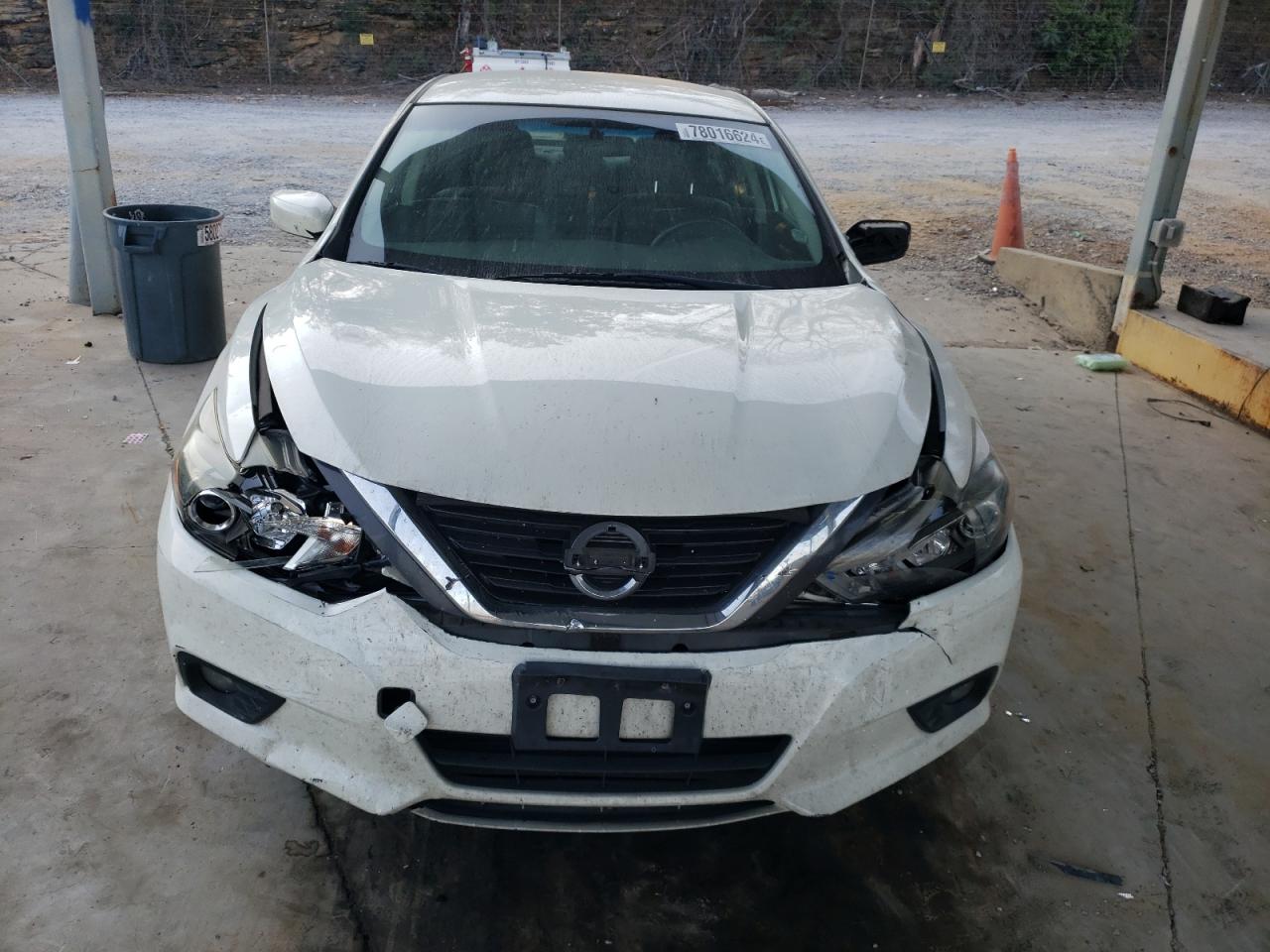 2016 Nissan Altima - Image 5