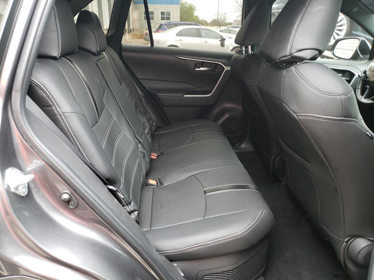 2022 Toyota RAV 4 - Image 11