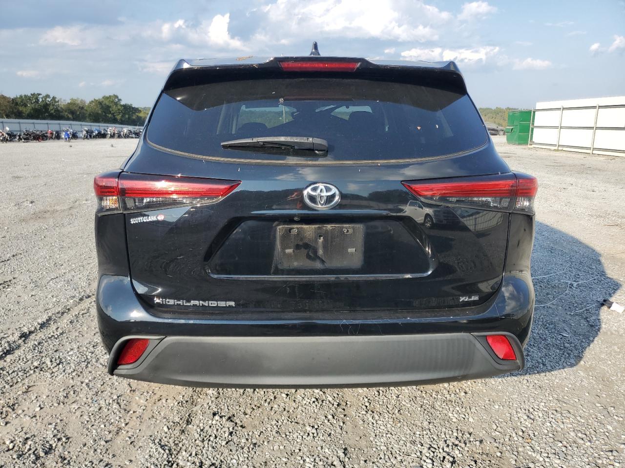 5TDGZRAH6MS516783 2021 Toyota Highlander Xle