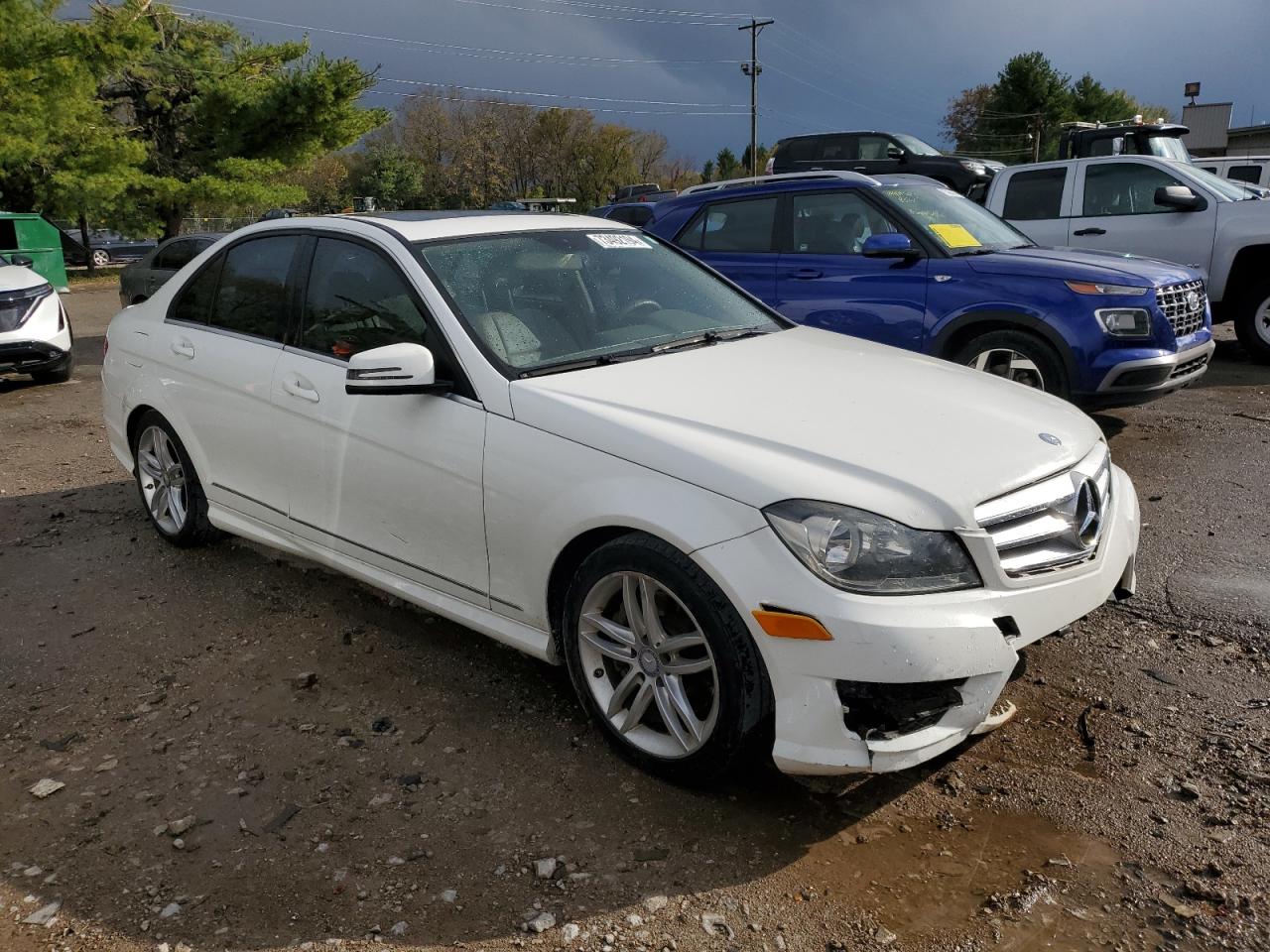 VIN WDDGF8AB4DG082006 2013 MERCEDES-BENZ C-CLASS no.4