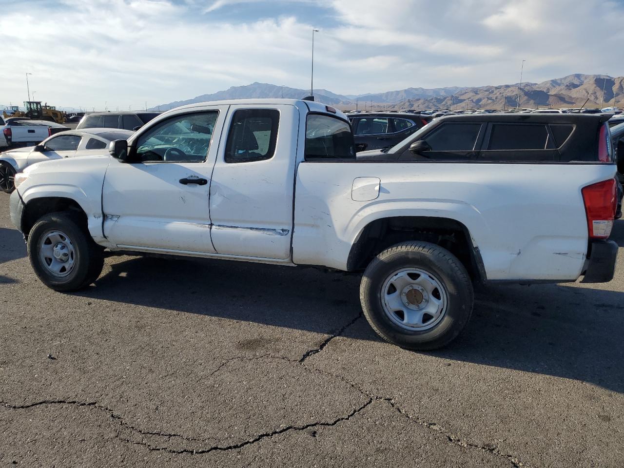 VIN 5TFRX5GN7GX052616 2016 TOYOTA TACOMA no.2