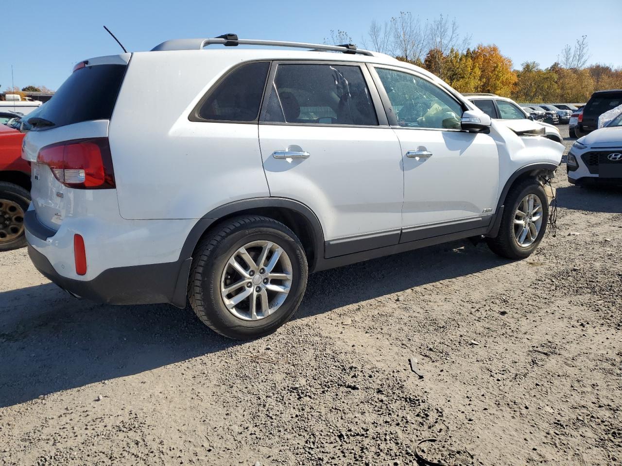 VIN 5XYKTDA7XFG550439 2015 KIA SORENTO no.3