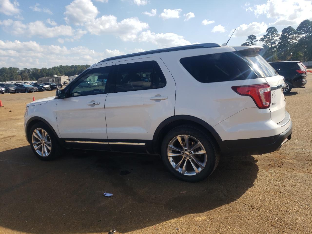 VIN 1FM5K7D83JGC85256 2018 FORD EXPLORER no.2