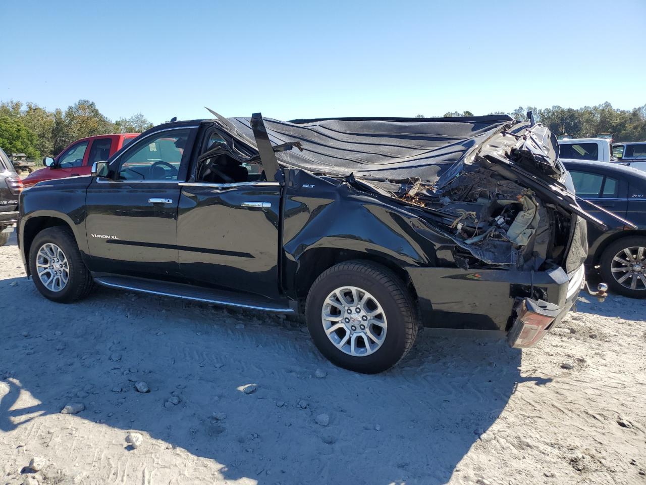 2018 GMC Yukon - Image 2