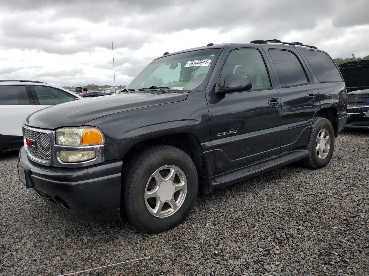 2004 GMC Yukon - Image 1