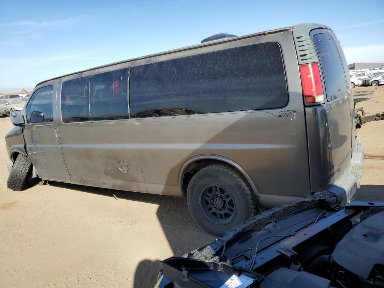 1999 Chevrolet Express - Image 2