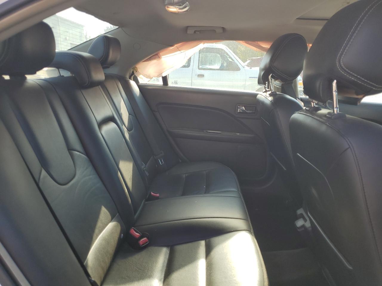2012 Ford Fusion - Image 11