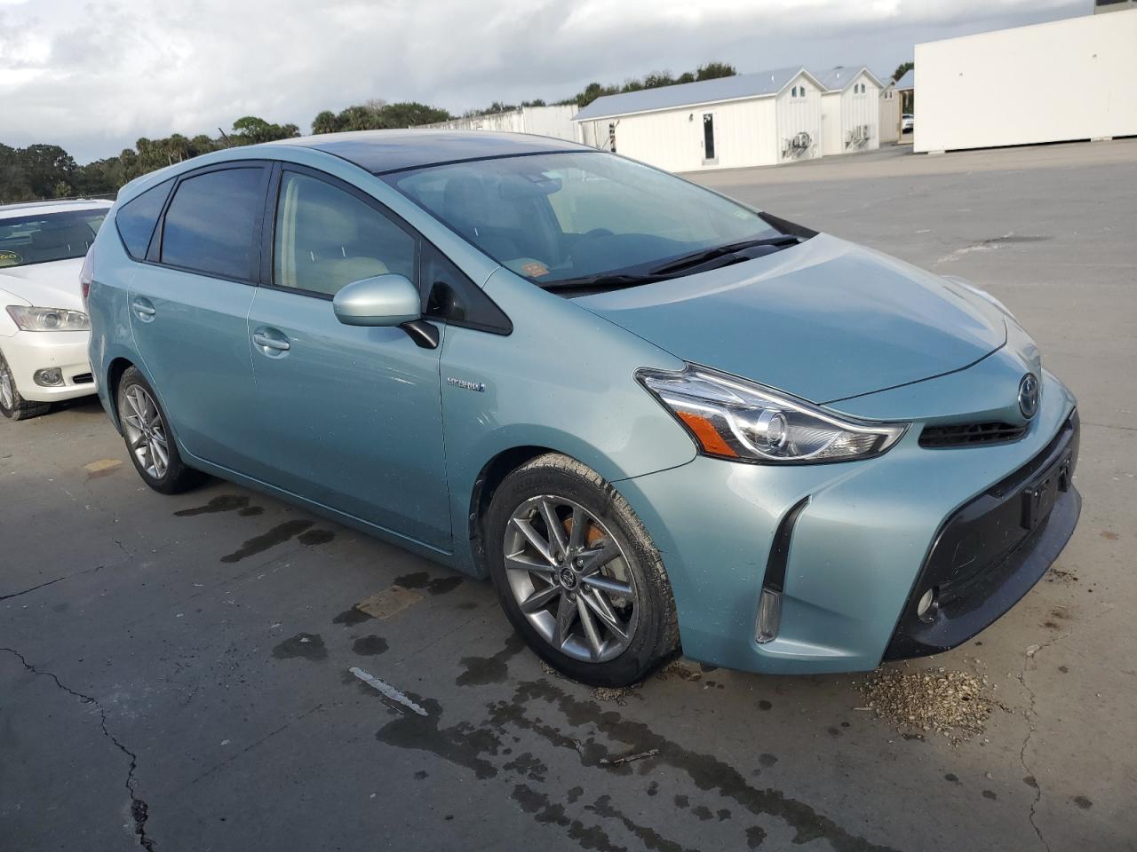 JTDZN3EU7HJ059347 2017 Toyota Prius V