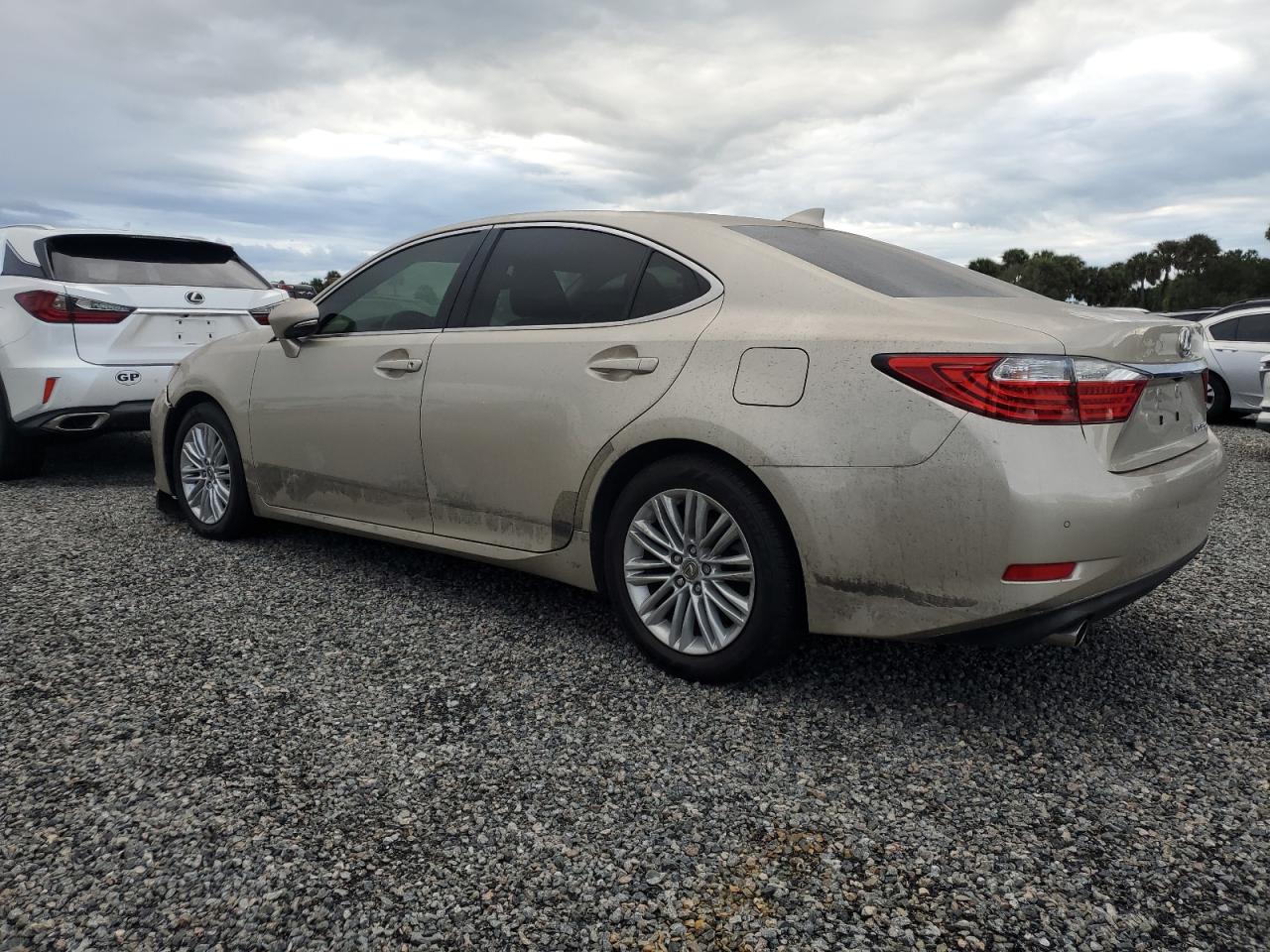 JTHBK1GG6F2203952 2015 LEXUS ES - Image 2