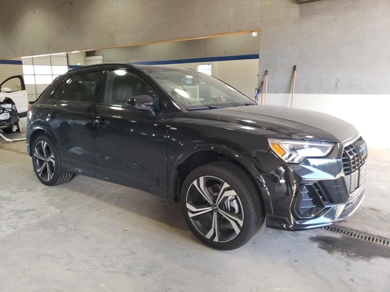 2024 Audi Q3 - Image 4