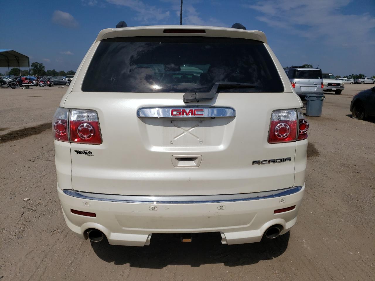 2011 GMC Acadia - Image 6