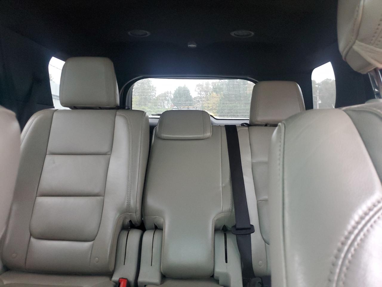 2011 Ford Explorer - Image 10