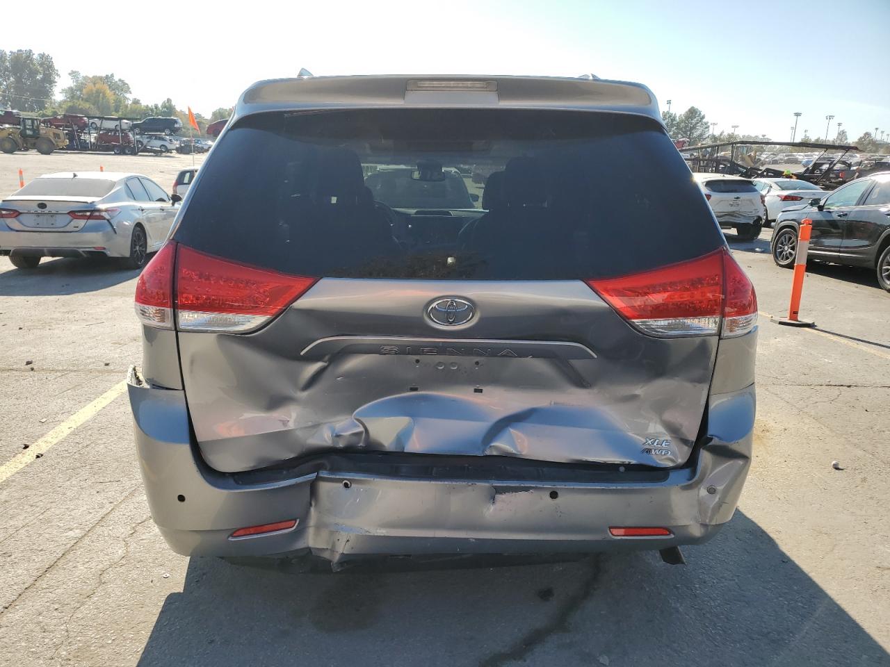 5TDDK3DC6DS066685 2013 Toyota Sienna Xle