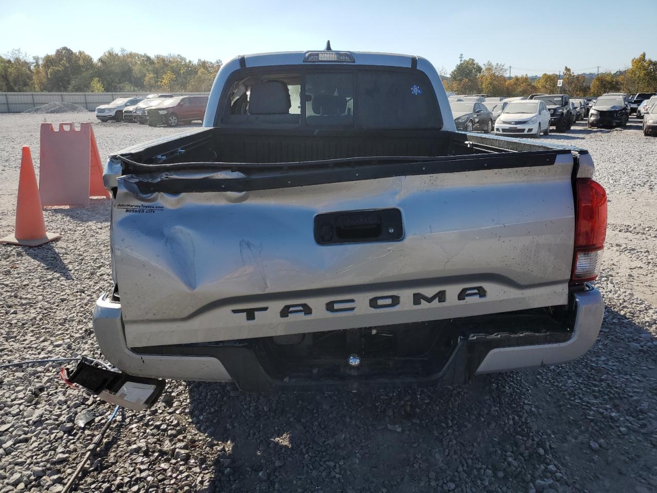 2019 Toyota Tacoma - Image 6